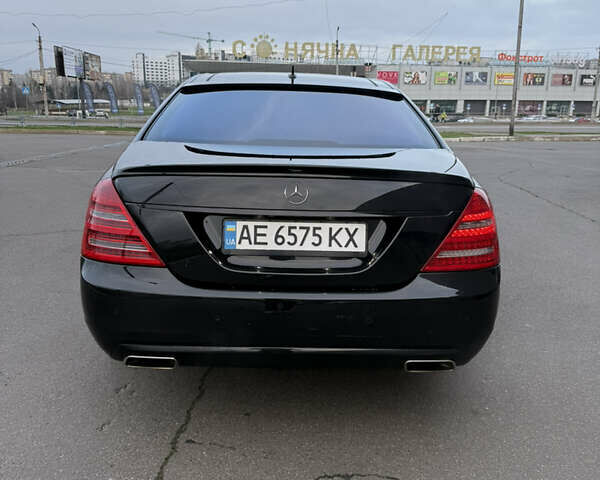 Чорний Мерседес С Клас, об'ємом двигуна 5.5 л та пробігом 213 тис. км за 17000 $, фото 4 на Automoto.ua