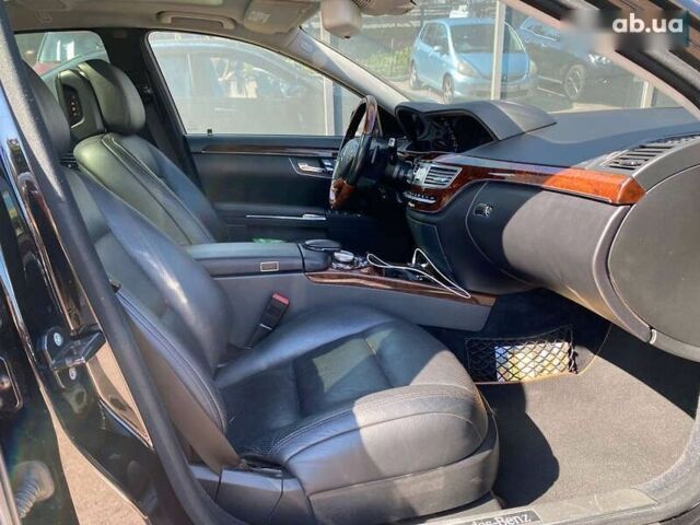 Чорний Мерседес С Клас, об'ємом двигуна 5.5 л та пробігом 234 тис. км за 17900 $, фото 8 на Automoto.ua