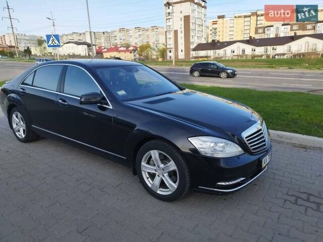 Черный Мерседес С Класс, объемом двигателя 5.5 л и пробегом 300 тыс. км за 16500 $, фото 3 на Automoto.ua