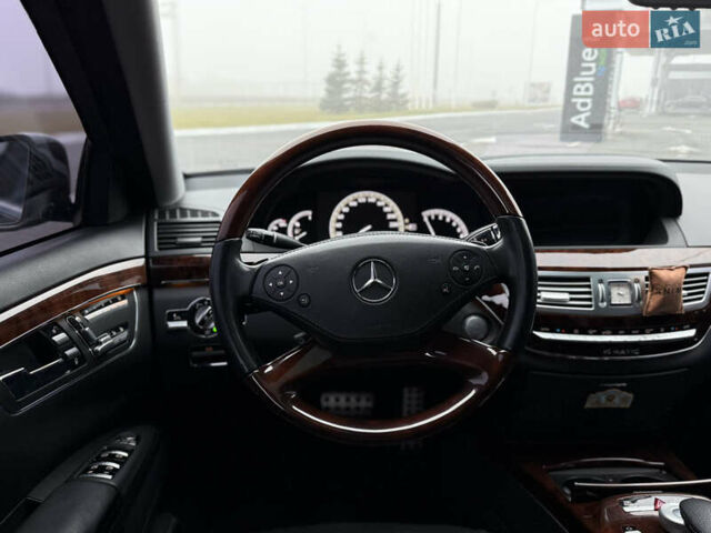 Чорний Мерседес С Клас, об'ємом двигуна 5.5 л та пробігом 310 тис. км за 14999 $, фото 49 на Automoto.ua