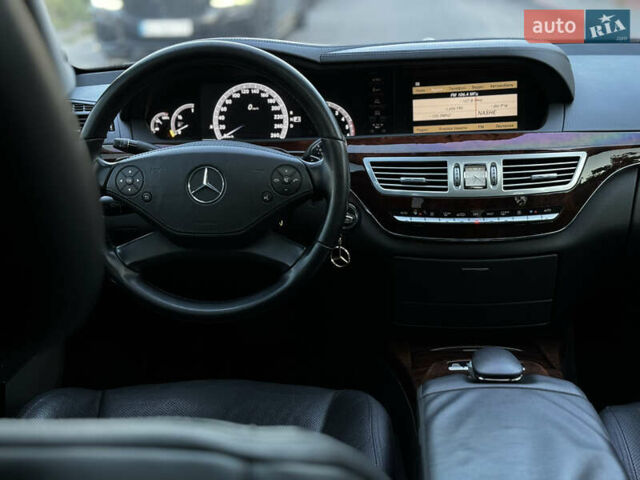 Черный Мерседес С Класс, объемом двигателя 3 л и пробегом 279 тыс. км за 18499 $, фото 62 на Automoto.ua