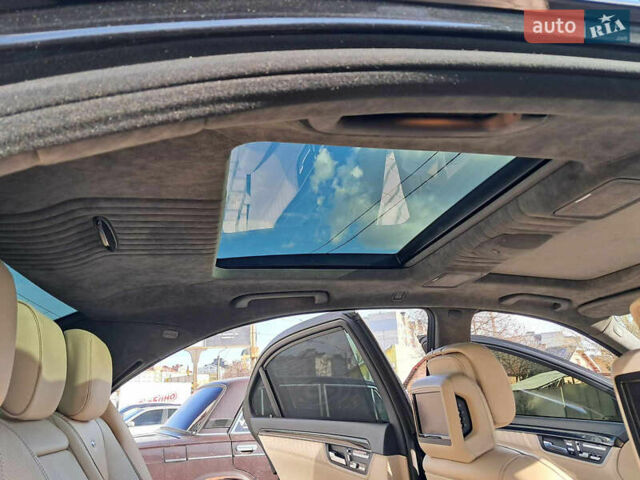 Черный Мерседес С Класс, объемом двигателя 5.5 л и пробегом 156 тыс. км за 22000 $, фото 15 на Automoto.ua