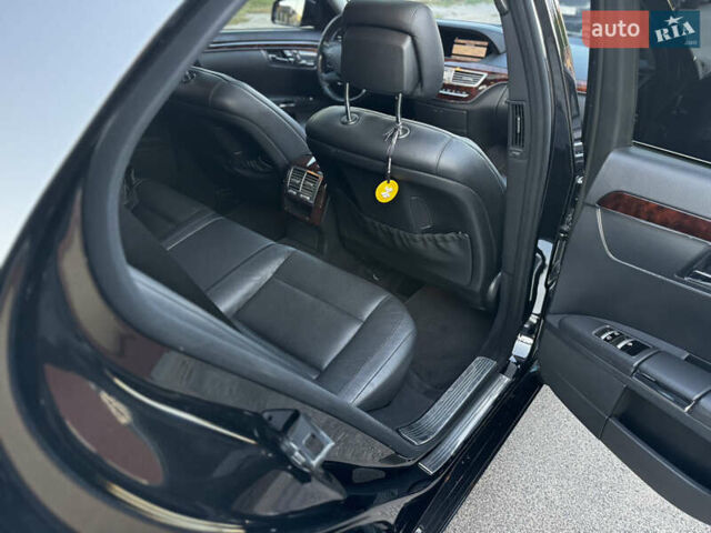 Черный Мерседес С Класс, объемом двигателя 3 л и пробегом 279 тыс. км за 18499 $, фото 56 на Automoto.ua