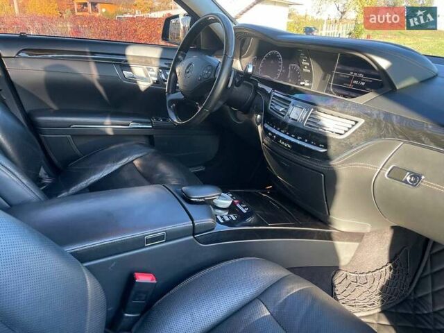 Мерседес С Класс 2010 в Киеве на Automoto.ua Черный Мерседес С Класс, объемом двигателя 5.5 л и пробегом 220 тыс. км за 17700 $, фото 52 на Automoto.ua