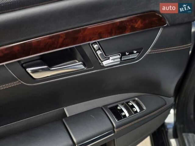 Чорний Мерседес С Клас, об'ємом двигуна 5.5 л та пробігом 212 тис. км за 14900 $, фото 18 на Automoto.ua