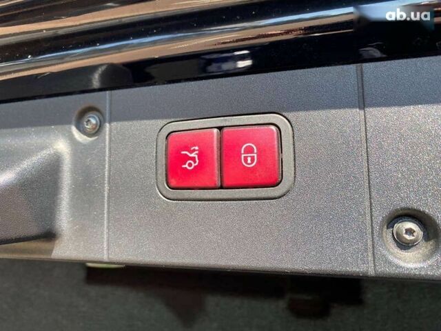 Чорний Мерседес С Клас, об'ємом двигуна 5.5 л та пробігом 234 тис. км за 17900 $, фото 28 на Automoto.ua