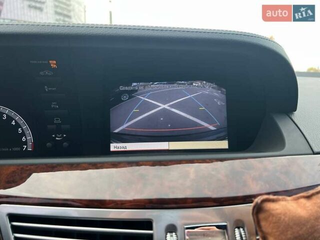 Черный Мерседес С Класс, объемом двигателя 5.46 л и пробегом 312 тыс. км за 19990 $, фото 24 на Automoto.ua