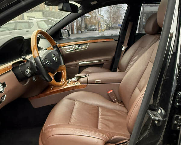 Черный Мерседес С Класс, объемом двигателя 3.5 л и пробегом 80 тыс. км за 19000 $, фото 37 на Automoto.ua