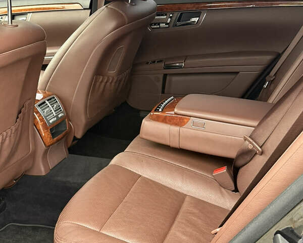 Черный Мерседес С Класс, объемом двигателя 3.5 л и пробегом 80 тыс. км за 19000 $, фото 44 на Automoto.ua