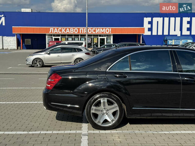 Черный Мерседес С Класс, объемом двигателя 5.46 л и пробегом 370 тыс. км за 15490 $, фото 13 на Automoto.ua