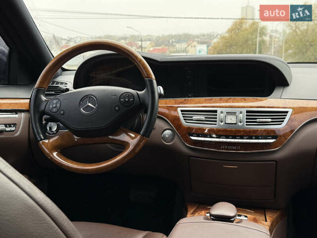 Черный Мерседес С Класс, объемом двигателя 3.5 л и пробегом 80 тыс. км за 19000 $, фото 29 на Automoto.ua