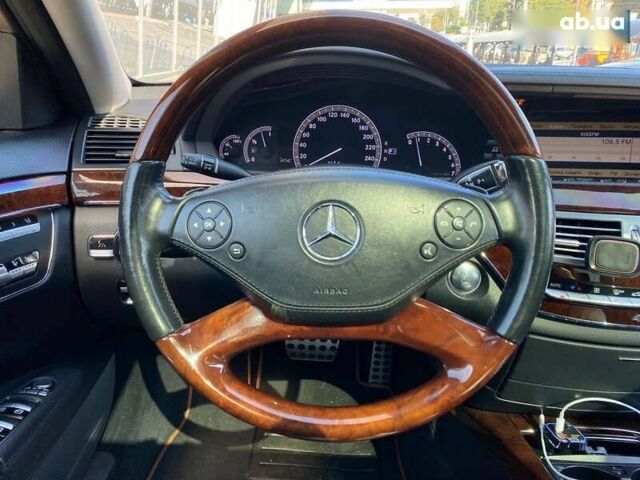 Чорний Мерседес С Клас, об'ємом двигуна 5.5 л та пробігом 234 тис. км за 17900 $, фото 17 на Automoto.ua