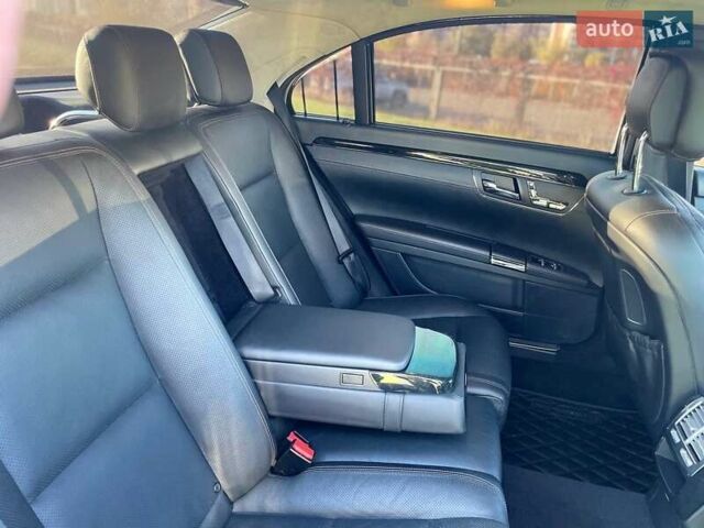 Мерседес С Класс 2010 в Киеве на Automoto.ua Черный Мерседес С Класс, объемом двигателя 5.5 л и пробегом 220 тыс. км за 17700 $, фото 26 на Automoto.ua