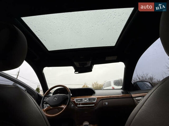 Черный Мерседес С Класс, объемом двигателя 3.5 л и пробегом 80 тыс. км за 19000 $, фото 32 на Automoto.ua