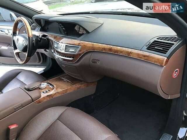 Чорний Мерседес С Клас, об'ємом двигуна 3.5 л та пробігом 86 тис. км за 16000 $, фото 12 на Automoto.ua