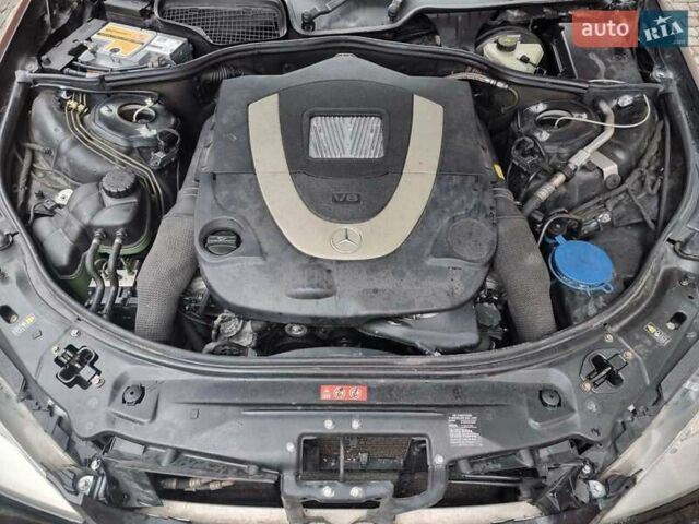 Черный Мерседес С Класс, объемом двигателя 5.5 л и пробегом 117 тыс. км за 8207 $, фото 10 на Automoto.ua