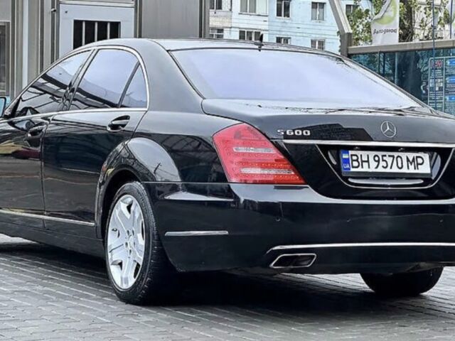 Чорний Мерседес С Клас, об'ємом двигуна 6 л та пробігом 160 тис. км за 16500 $, фото 3 на Automoto.ua