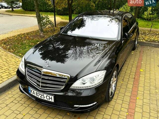 Черный Мерседес С Класс, объемом двигателя 5.46 л и пробегом 190 тыс. км за 23999 $, фото 1 на Automoto.ua