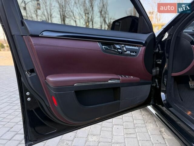 Чорний Мерседес С Клас, об'ємом двигуна 6.21 л та пробігом 166 тис. км за 23000 $, фото 49 на Automoto.ua