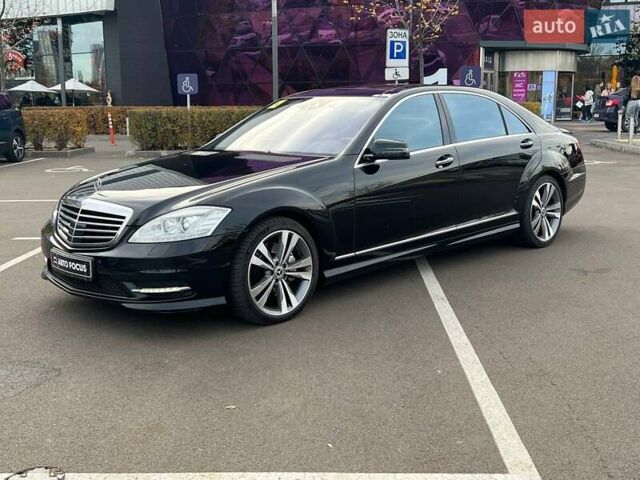 Черный Мерседес С Класс, объемом двигателя 5.46 л и пробегом 312 тыс. км за 19990 $, фото 3 на Automoto.ua