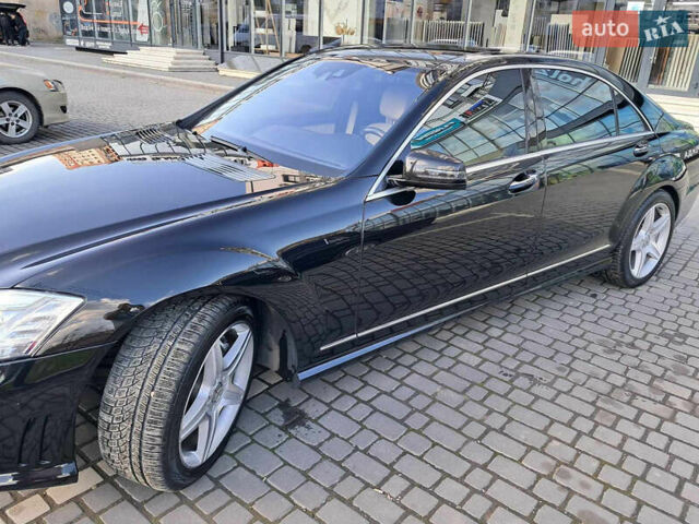 Черный Мерседес С Класс, объемом двигателя 5.5 л и пробегом 156 тыс. км за 22000 $, фото 5 на Automoto.ua