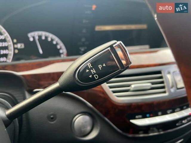 Черный Мерседес С Класс, объемом двигателя 5.46 л и пробегом 312 тыс. км за 19990 $, фото 18 на Automoto.ua