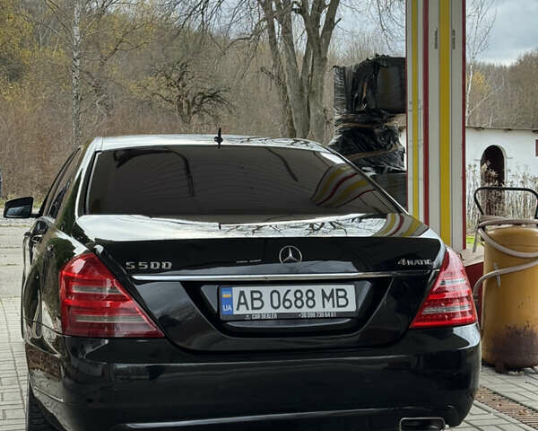 Черный Мерседес С Класс, объемом двигателя 5.46 л и пробегом 333 тыс. км за 14999 $, фото 11 на Automoto.ua