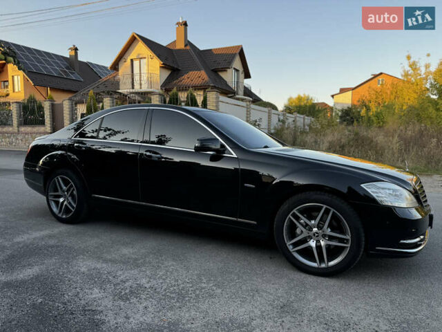 Черный Мерседес С Класс, объемом двигателя 3 л и пробегом 279 тыс. км за 18499 $, фото 4 на Automoto.ua