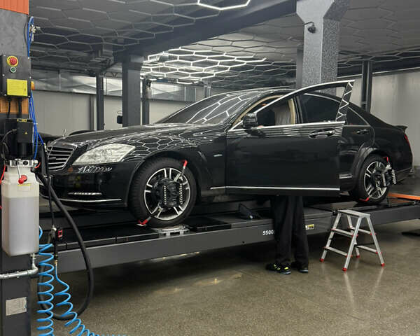 Черный Мерседес С Класс, объемом двигателя 4.7 л и пробегом 201 тыс. км за 12900 $, фото 51 на Automoto.ua