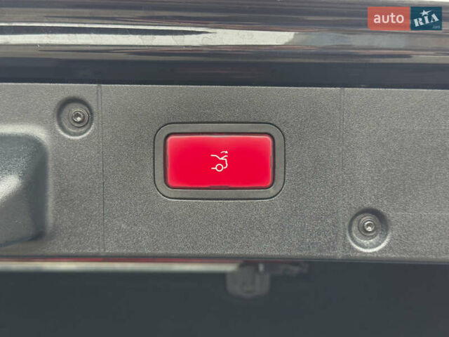 Черный Мерседес С Класс, объемом двигателя 4.66 л и пробегом 158 тыс. км за 12500 $, фото 24 на Automoto.ua