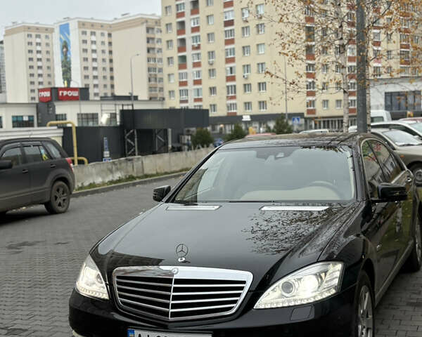 Черный Мерседес С Класс, объемом двигателя 5.5 л и пробегом 150 тыс. км за 17999 $, фото 91 на Automoto.ua