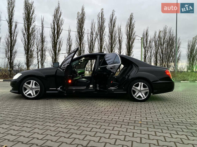 Черный Мерседес С Класс, объемом двигателя 5.5 л и пробегом 229 тыс. км за 16666 $, фото 43 на Automoto.ua