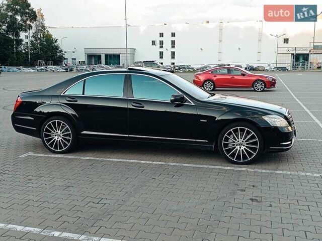 Черный Мерседес С Класс, объемом двигателя 4.7 л и пробегом 288 тыс. км за 12800 $, фото 17 на Automoto.ua