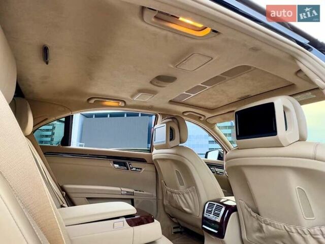 Черный Мерседес С Класс, объемом двигателя 4.7 л и пробегом 201 тыс. км за 12900 $, фото 30 на Automoto.ua