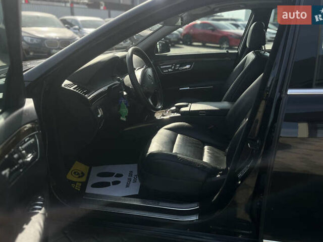 Черный Мерседес С Класс, объемом двигателя 3 л и пробегом 455 тыс. км за 15999 $, фото 13 на Automoto.ua