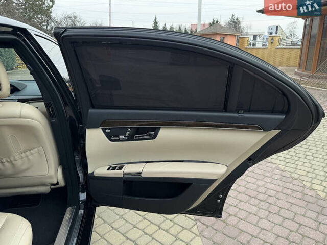 Чорний Мерседес С Клас, об'ємом двигуна 3 л та пробігом 260 тис. км за 18500 $, фото 67 на Automoto.ua