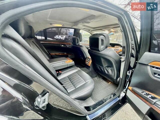 Чорний Мерседес С Клас, об'ємом двигуна 5.51 л та пробігом 98 тис. км за 25500 $, фото 27 на Automoto.ua