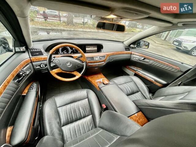 Чорний Мерседес С Клас, об'ємом двигуна 5.51 л та пробігом 98 тис. км за 25500 $, фото 20 на Automoto.ua