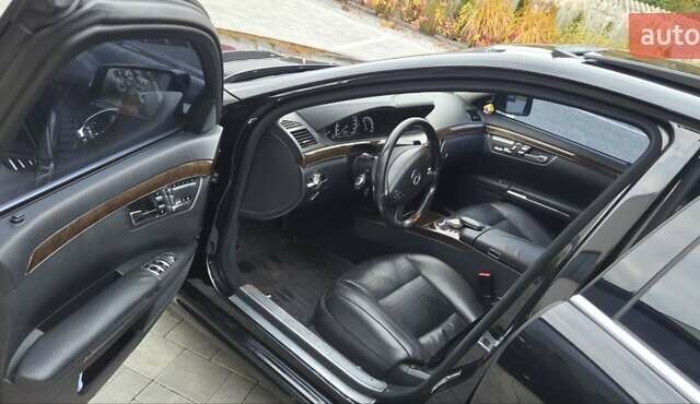 Чорний Мерседес С Клас, об'ємом двигуна 3 л та пробігом 315 тис. км за 18900 $, фото 13 на Automoto.ua