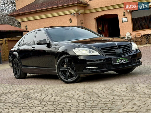 Чорний Мерседес С Клас, об'ємом двигуна 3 л та пробігом 260 тис. км за 18500 $, фото 2 на Automoto.ua