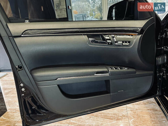 Черный Мерседес С Класс, объемом двигателя 4.7 л и пробегом 175 тыс. км за 24900 $, фото 21 на Automoto.ua