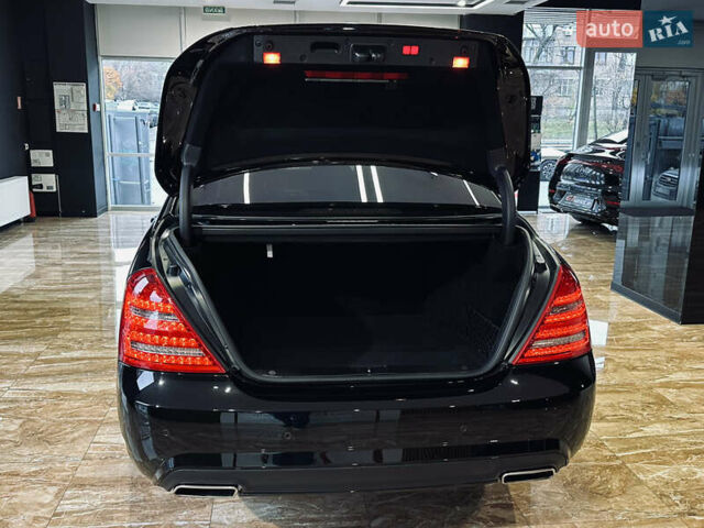 Черный Мерседес С Класс, объемом двигателя 4.7 л и пробегом 175 тыс. км за 24900 $, фото 48 на Automoto.ua