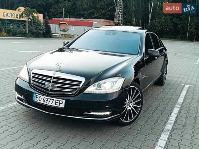 Черный Мерседес С Класс, объемом двигателя 4.7 л и пробегом 288 тыс. км за 12800 $, фото 2 на Automoto.ua