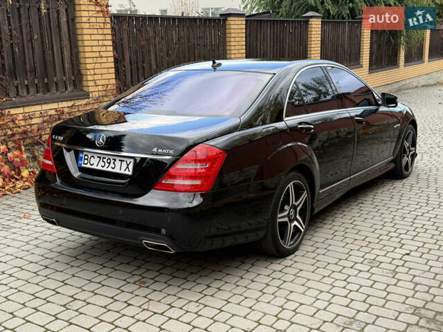Черный Мерседес С Класс, объемом двигателя 4.66 л и пробегом 180 тыс. км за 15250 $, фото 1 на Automoto.ua