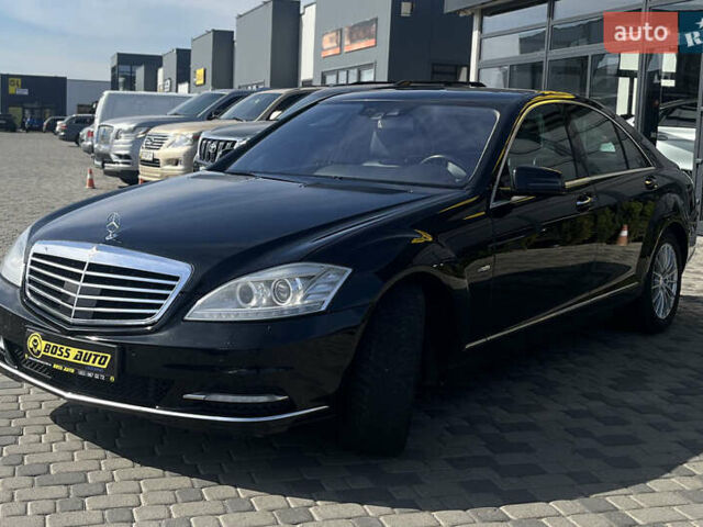 Черный Мерседес С Класс, объемом двигателя 3 л и пробегом 455 тыс. км за 15999 $, фото 2 на Automoto.ua