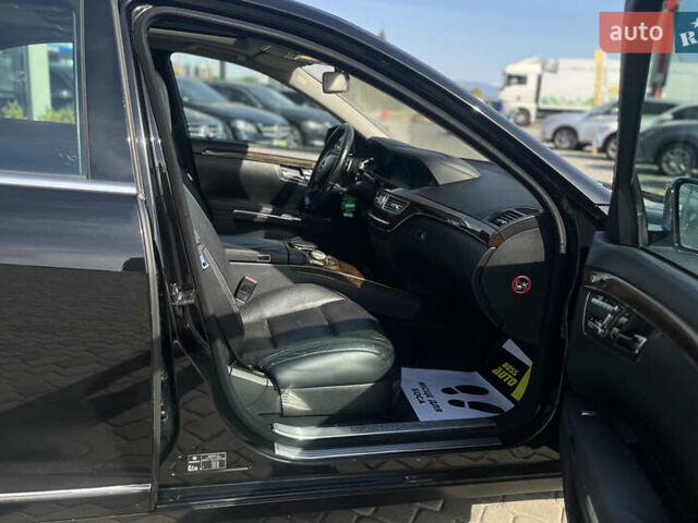 Черный Мерседес С Класс, объемом двигателя 3 л и пробегом 455 тыс. км за 15999 $, фото 11 на Automoto.ua