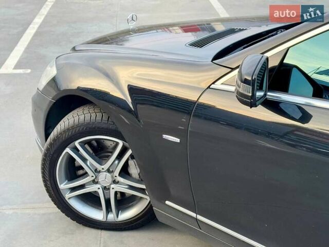 Черный Мерседес С Класс, объемом двигателя 4.7 л и пробегом 201 тыс. км за 12900 $, фото 15 на Automoto.ua