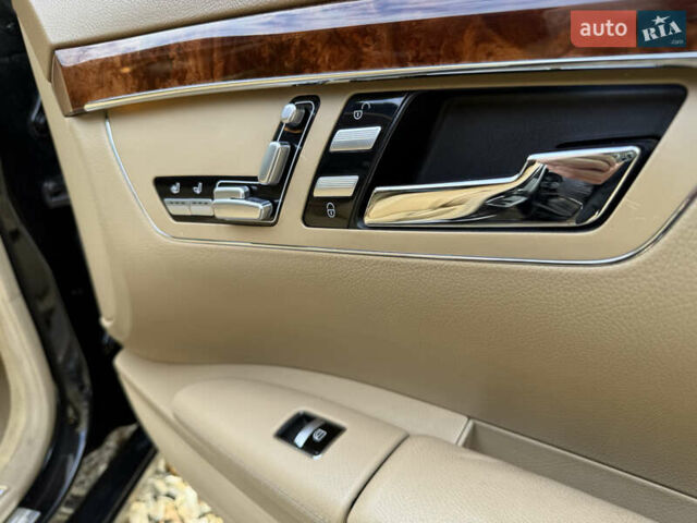 Чорний Мерседес С Клас, об'ємом двигуна 3 л та пробігом 337 тис. км за 19900 $, фото 12 на Automoto.ua