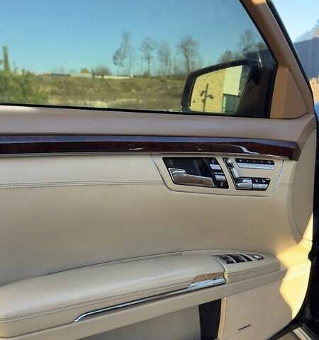 Черный Мерседес С Класс, объемом двигателя 5.46 л и пробегом 241 тыс. км за 16500 $, фото 13 на Automoto.ua