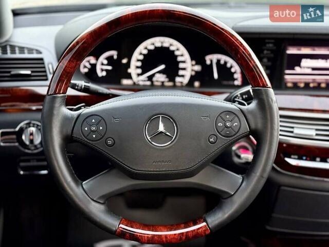 Чорний Мерседес С Клас, об'ємом двигуна 3 л та пробігом 211 тис. км за 23400 $, фото 32 на Automoto.ua